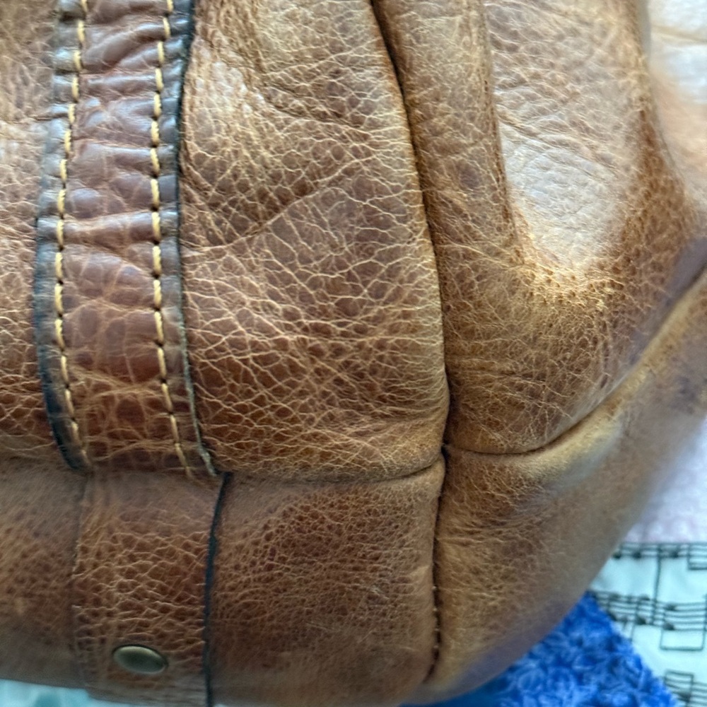 Chic Brown Leather Tote with Brass Accents - Picture 7 of 8